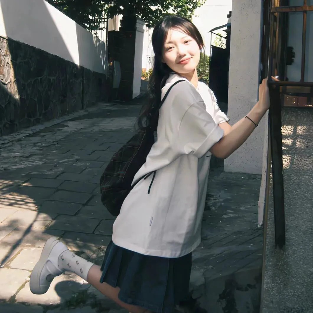 蓝眼睛波利